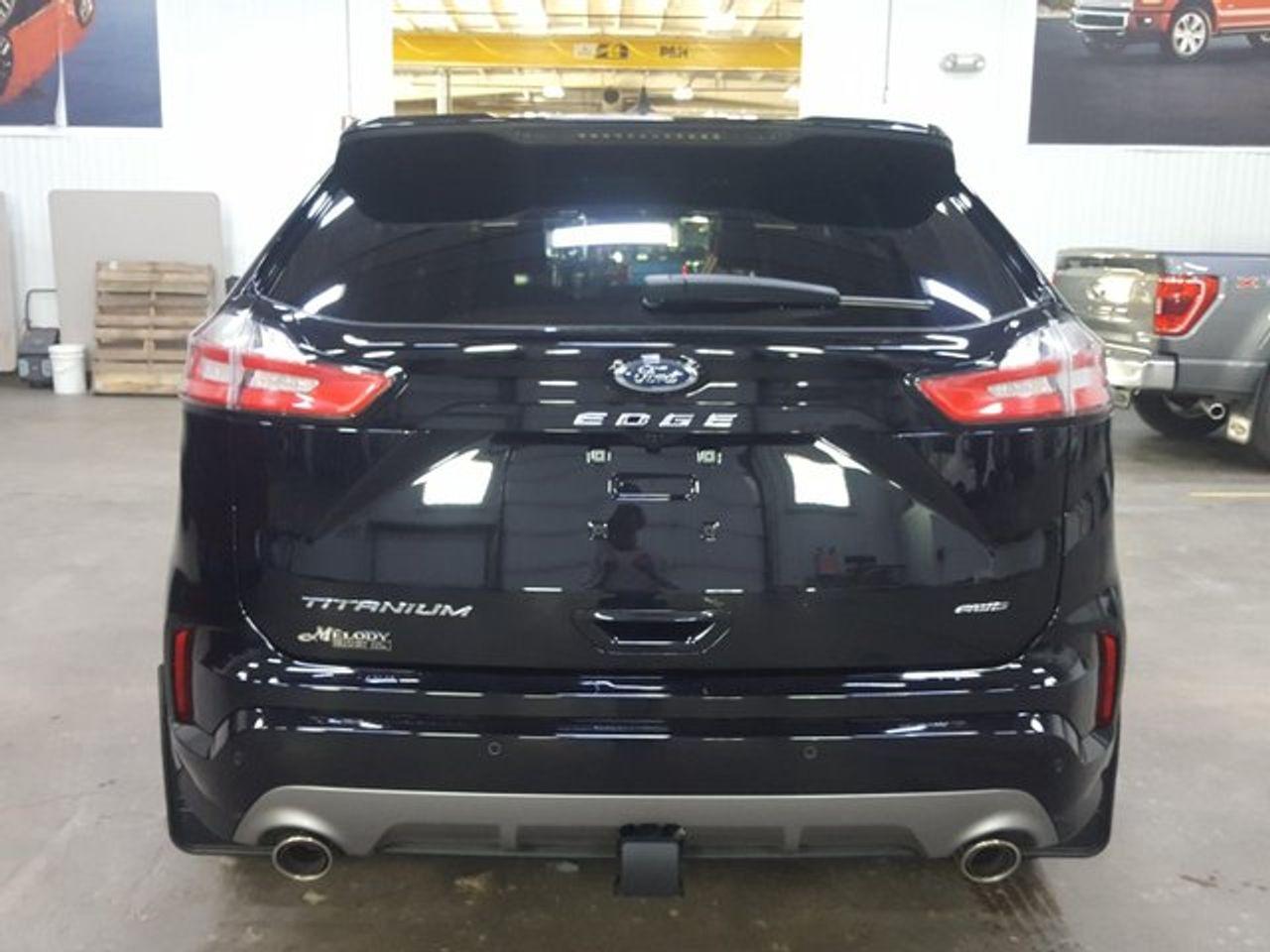 2021 Ford Edge Titanium-2