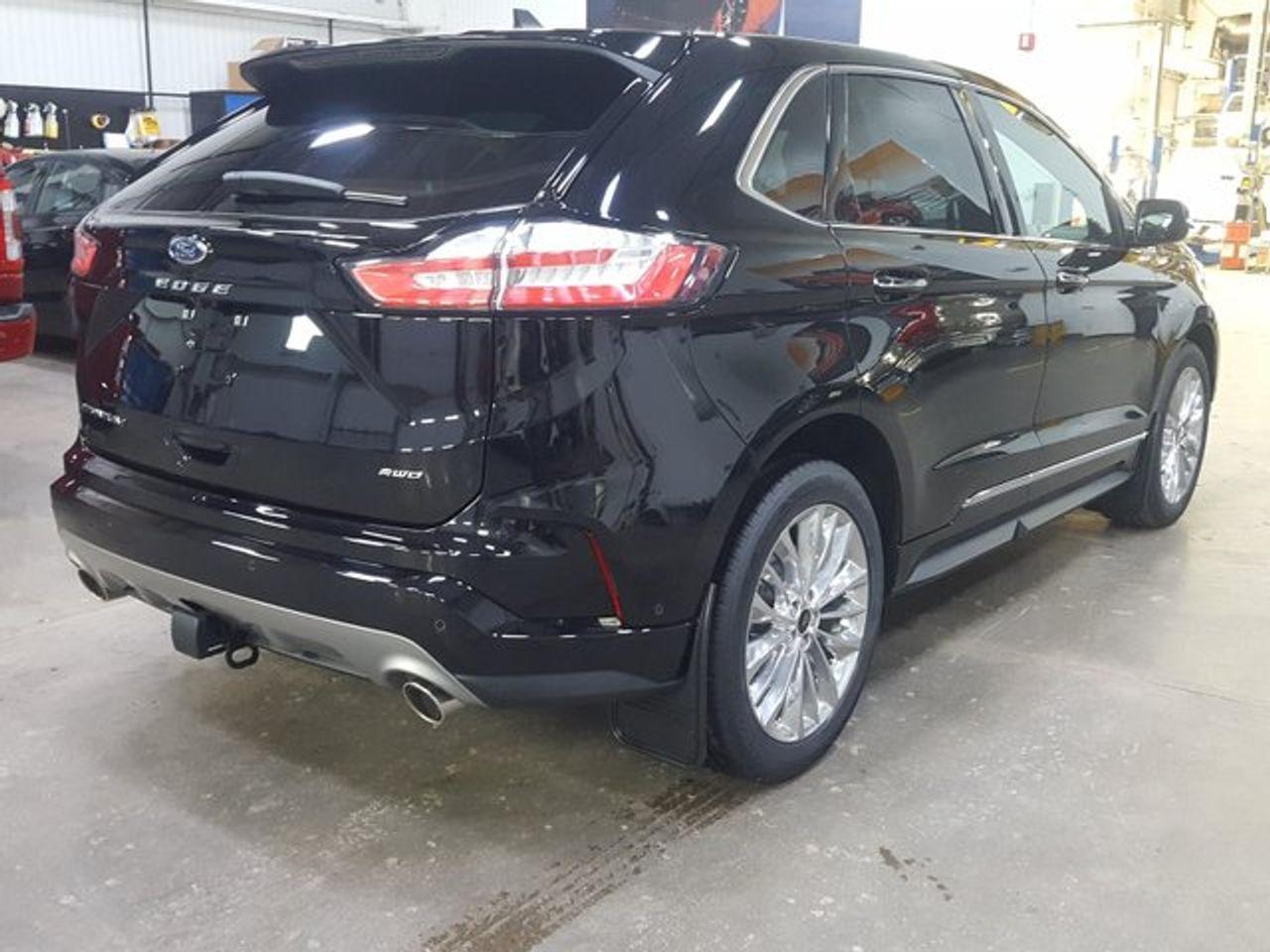 2021 Ford Edge Titanium-3