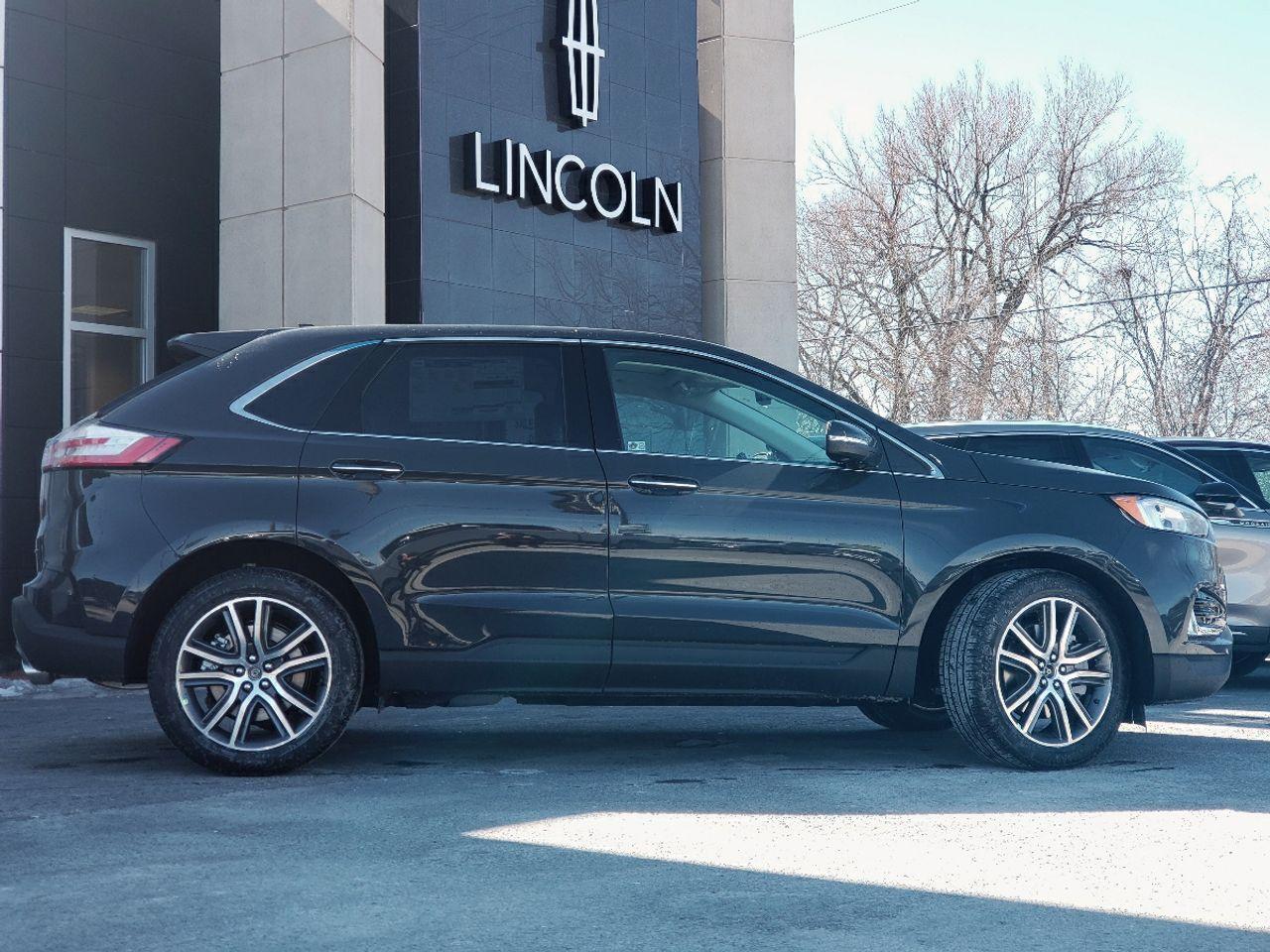 2021 Ford Edge Titanium-2