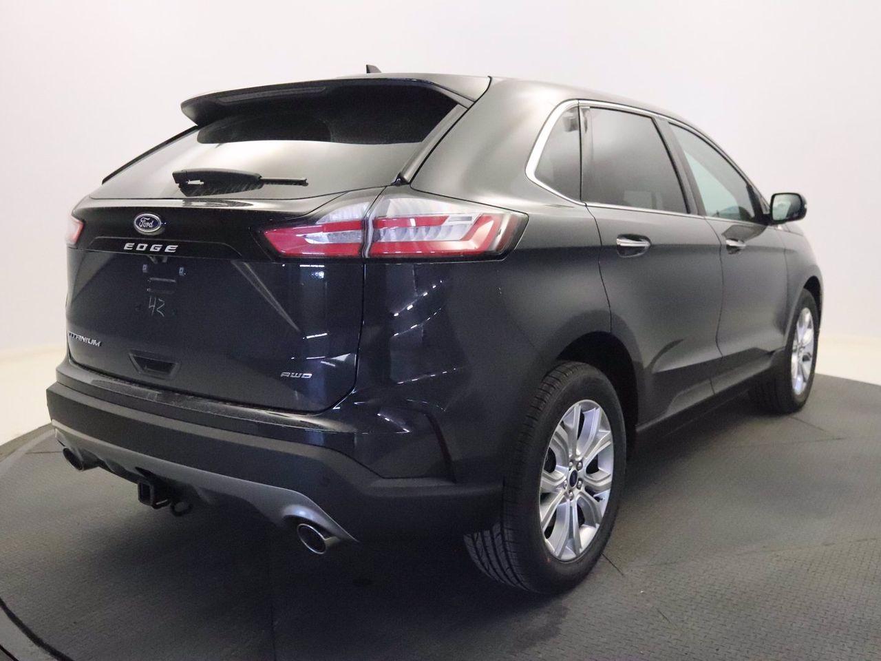 2021 Ford Edge Titanium-2
