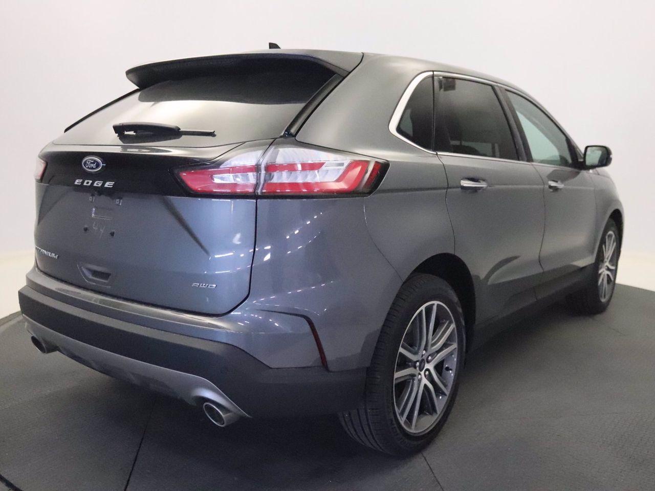 2021 Ford Edge Titanium-2