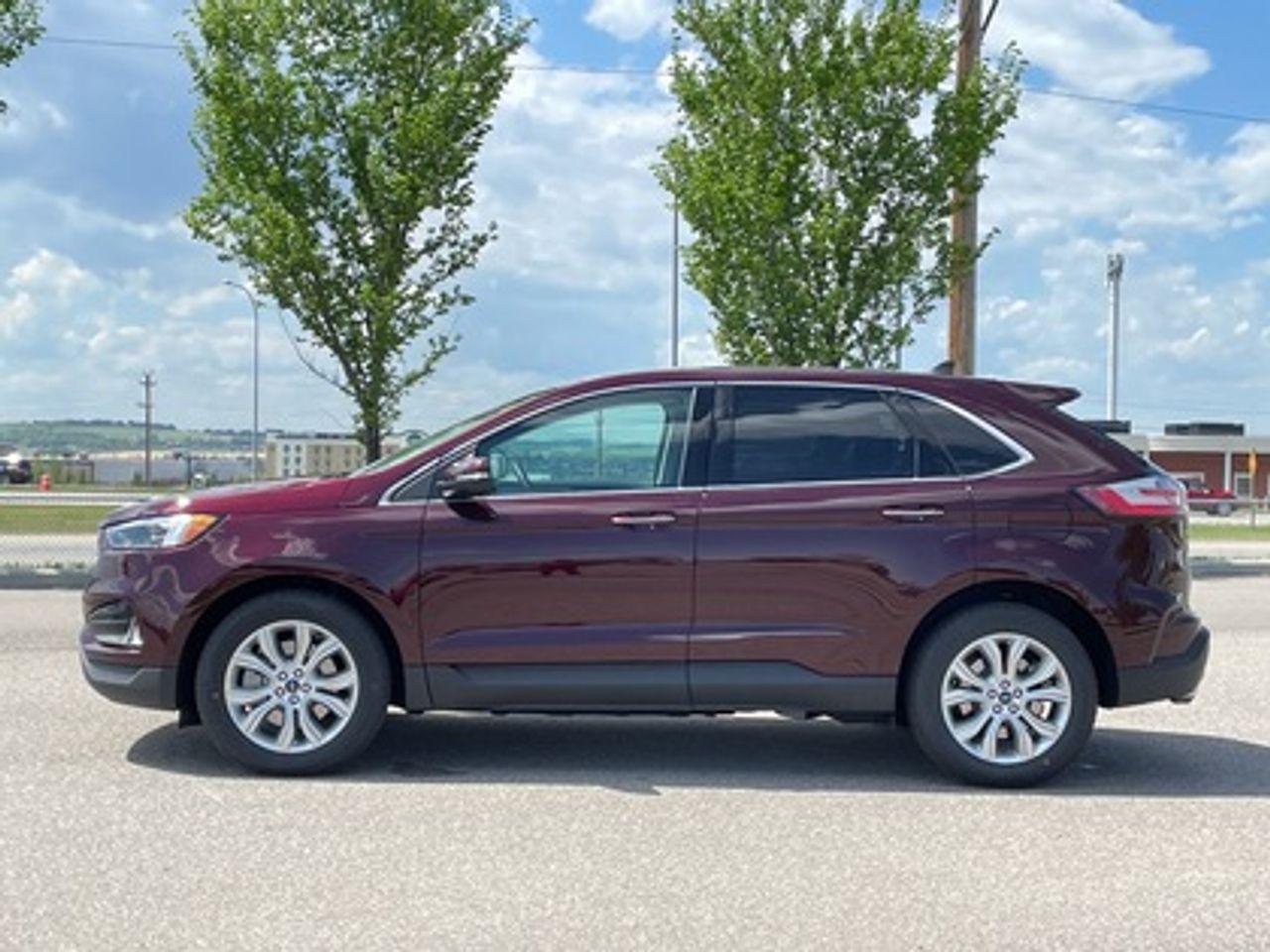 2021 Ford Edge Titanium-2