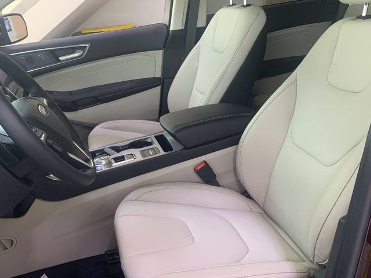 2021 Ford Edge Titanium-4