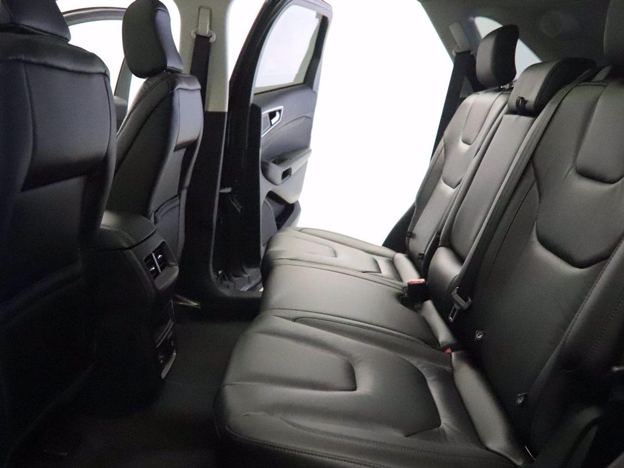 2021 Ford Edge Titanium-1