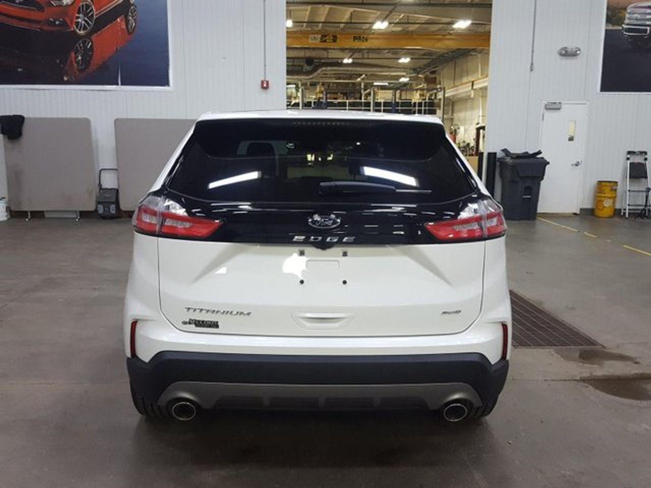 2021 Ford Edge Titanium-2