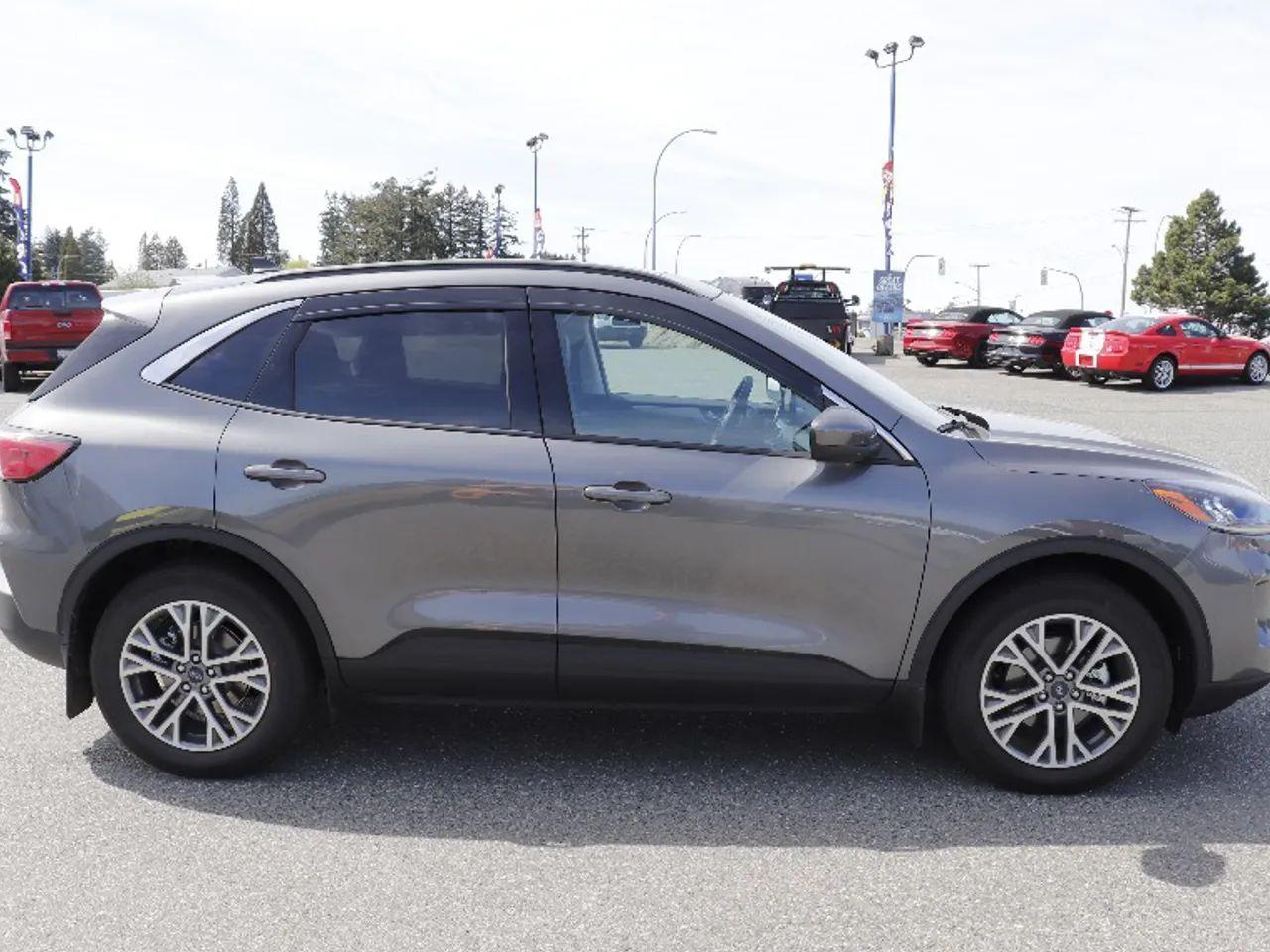 2021 Ford Escape SEL-2