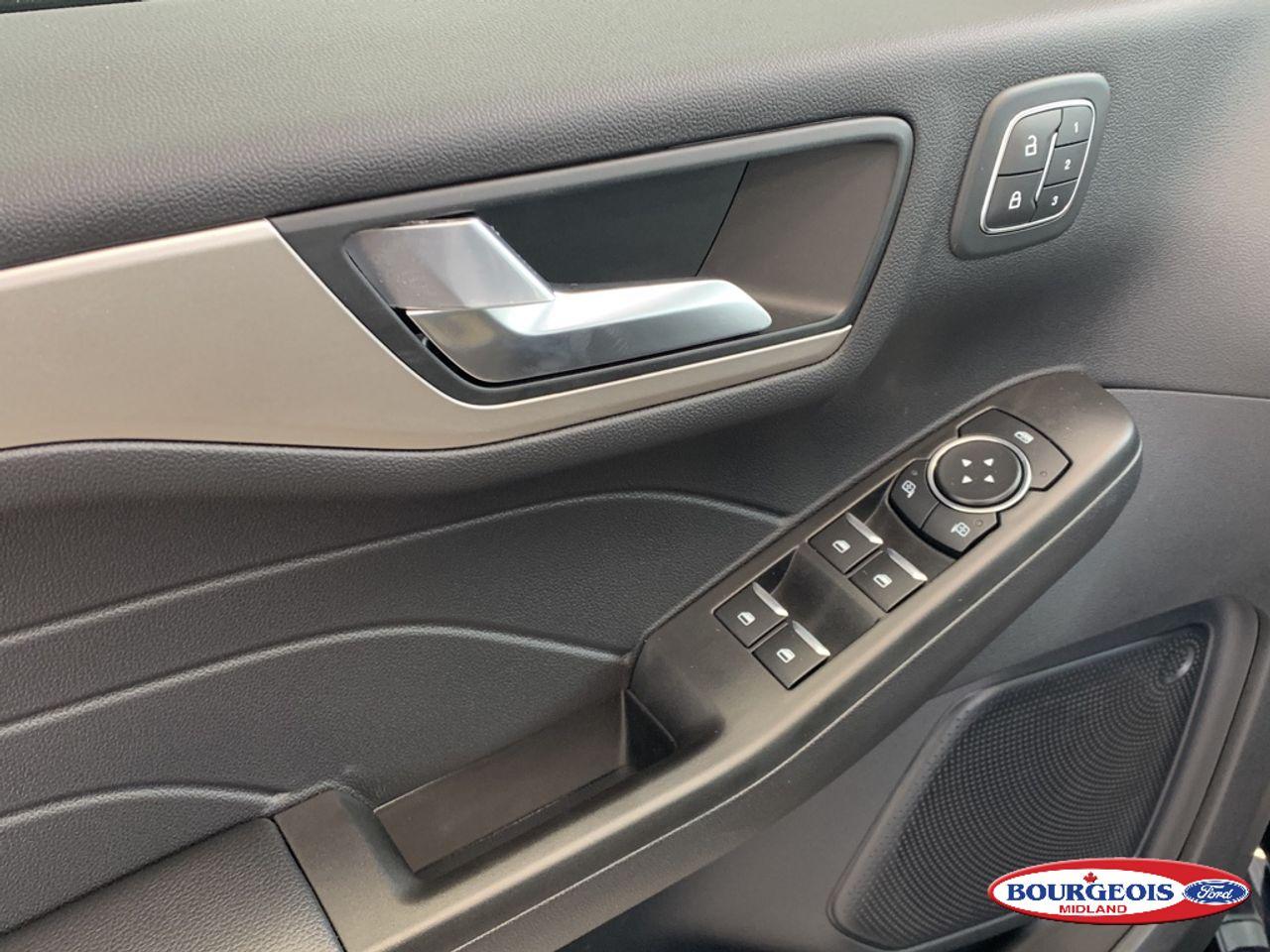2021 Ford Escape SEL-3