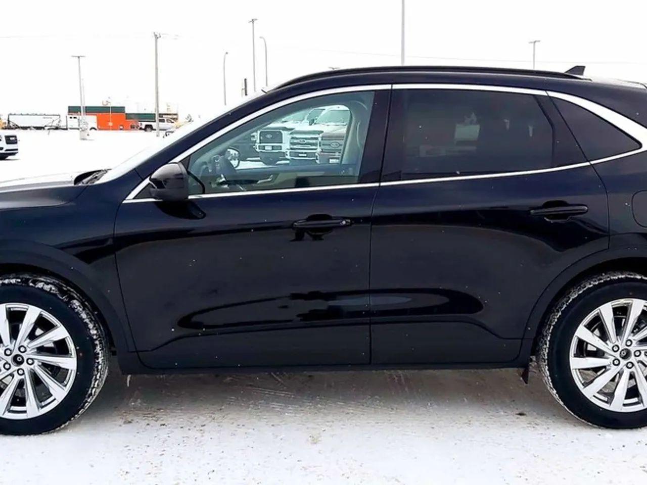 2021 Ford Escape Titanium-4