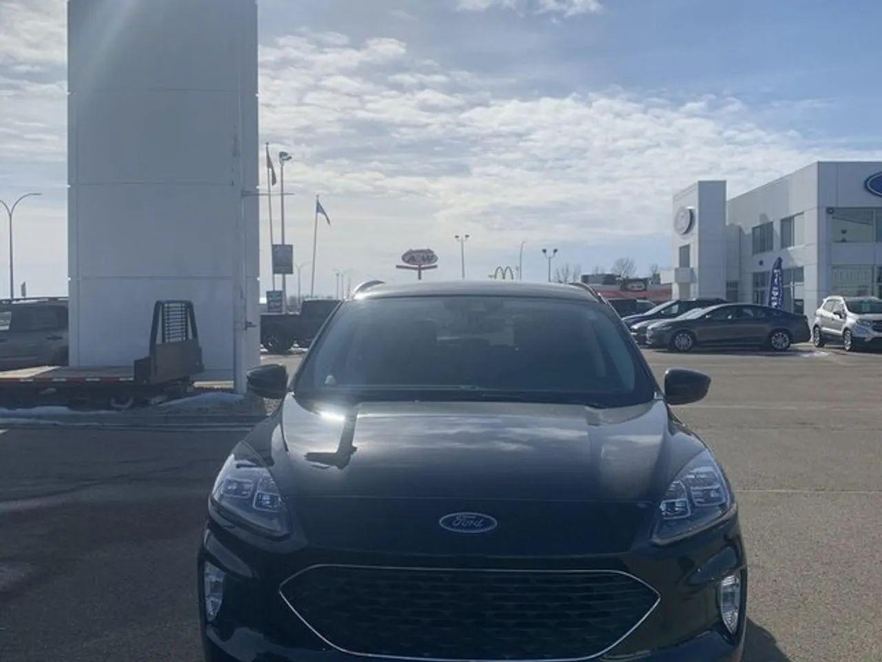 2021 Ford Escape Titanium-0