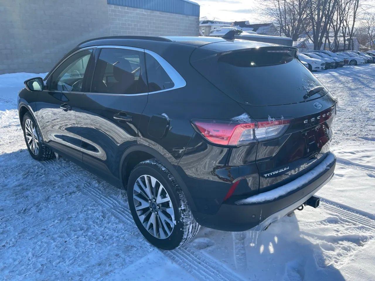 2021 Ford Escape Titanium-2