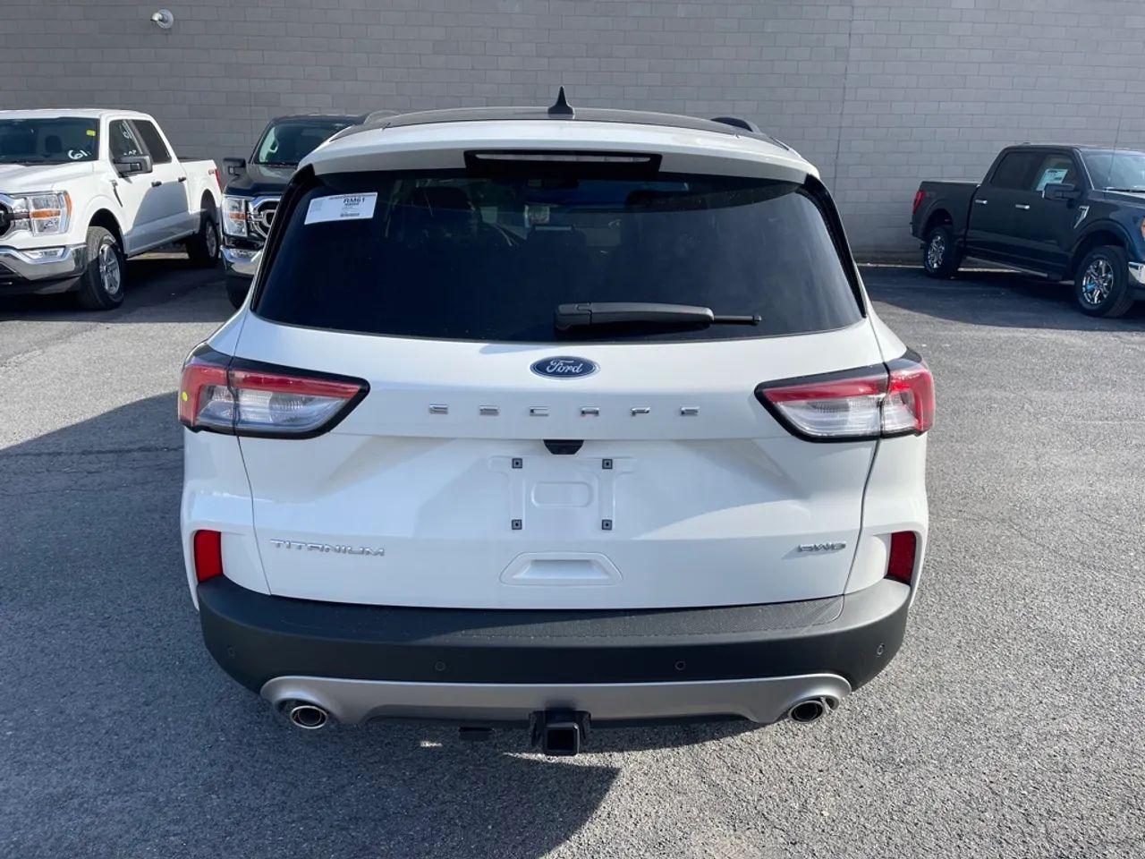 2021 Ford Escape Titanium-3