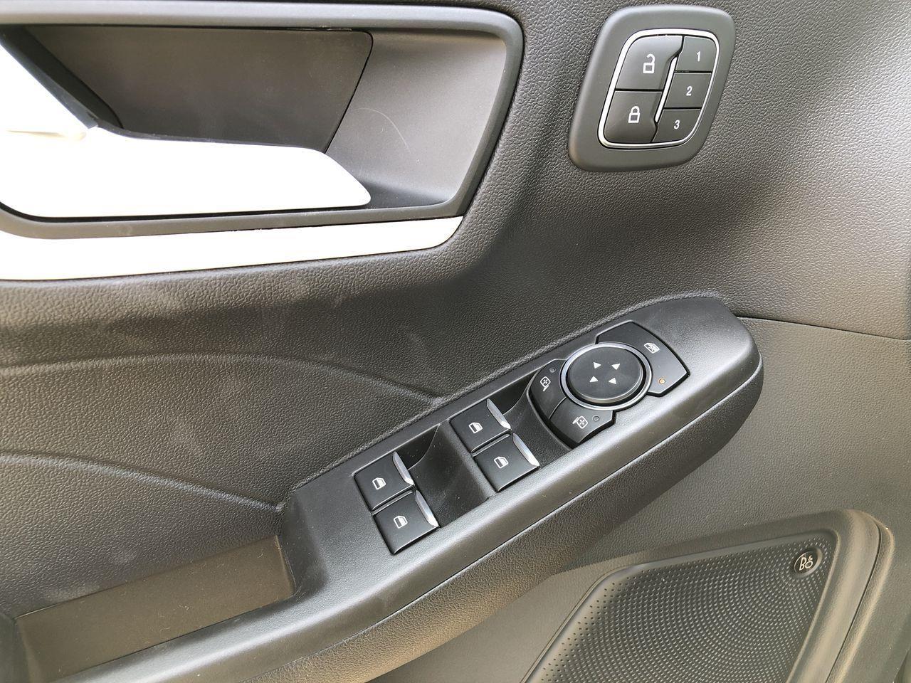 2021 Ford Escape Titanium-2