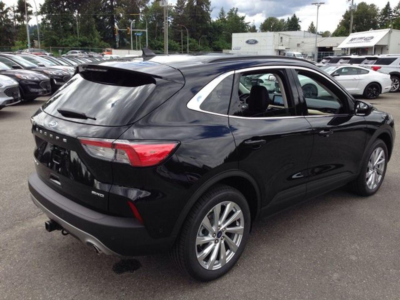 2021 Ford Escape Titanium-3