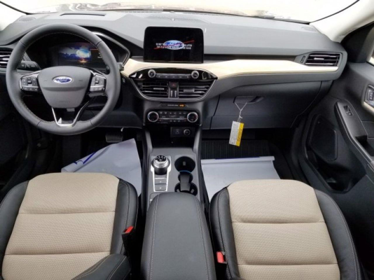 2021 Ford Escape Titanium-3