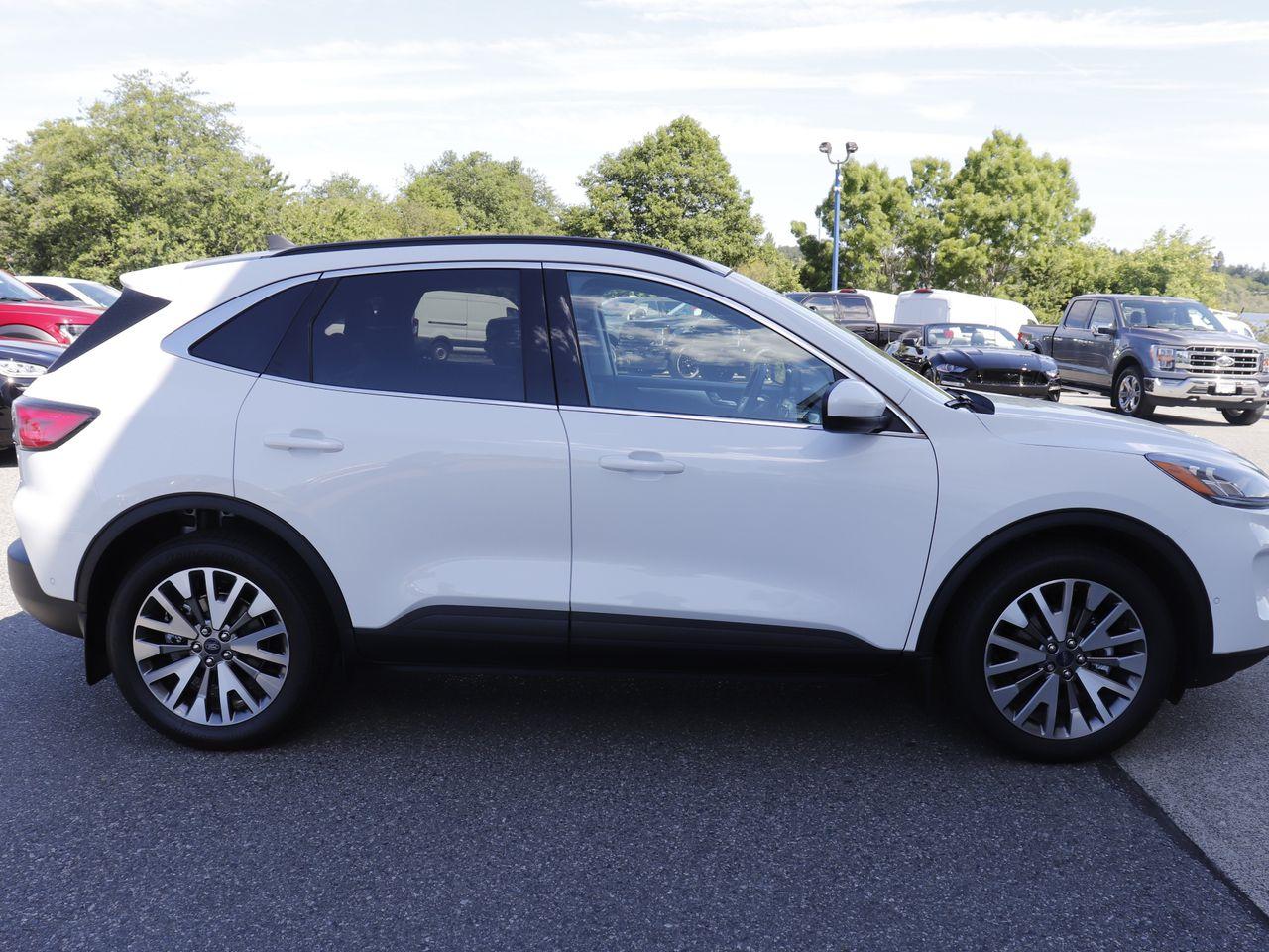 2021 Ford Escape Titanium-3