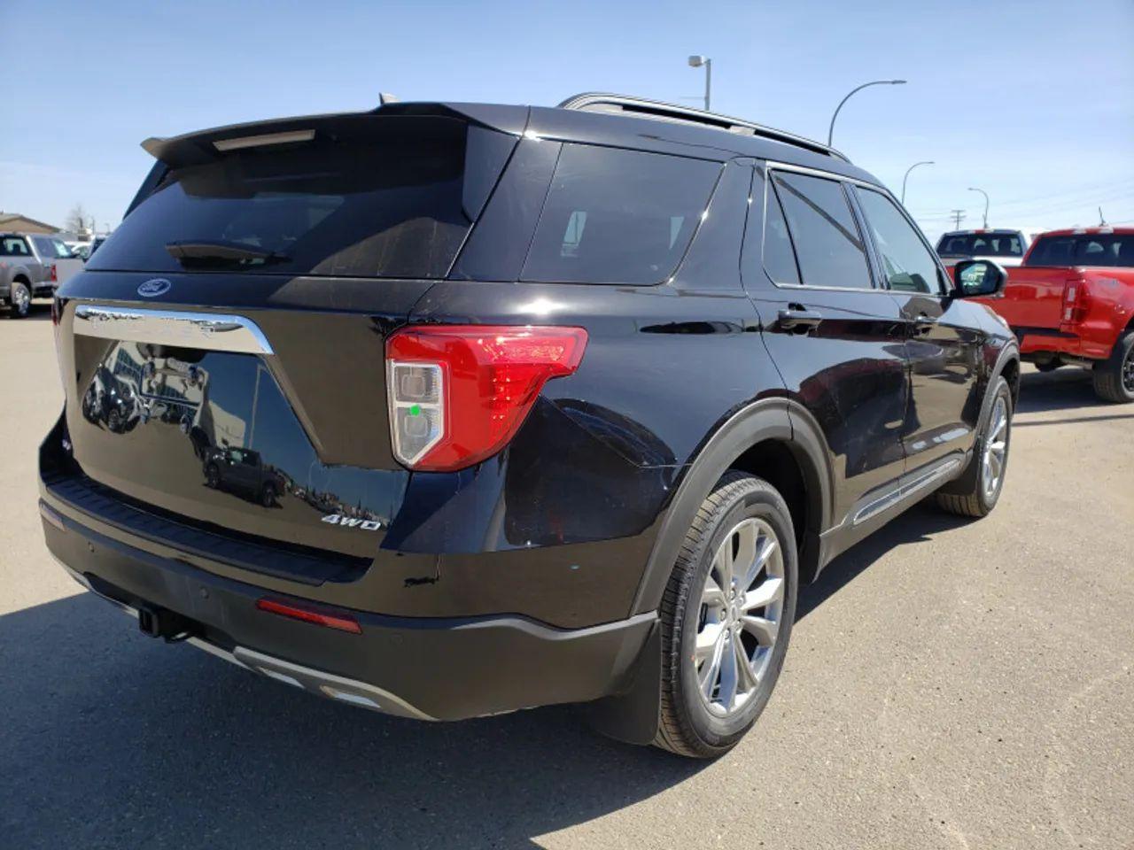 2021 Ford Explorer -4