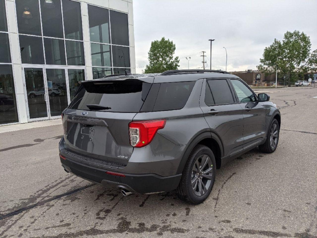 2021 Ford Explorer -2