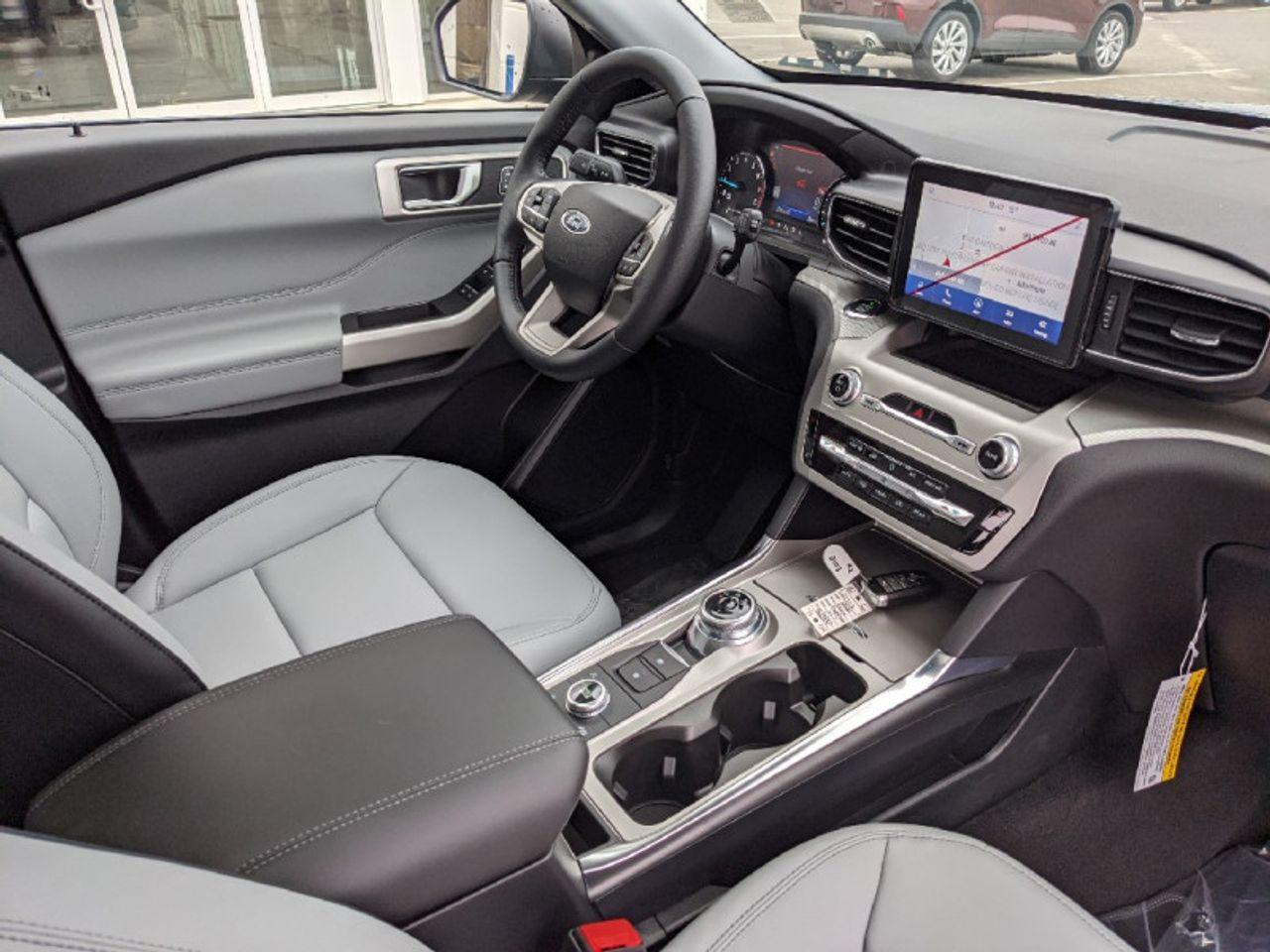 2021 Ford Explorer -3