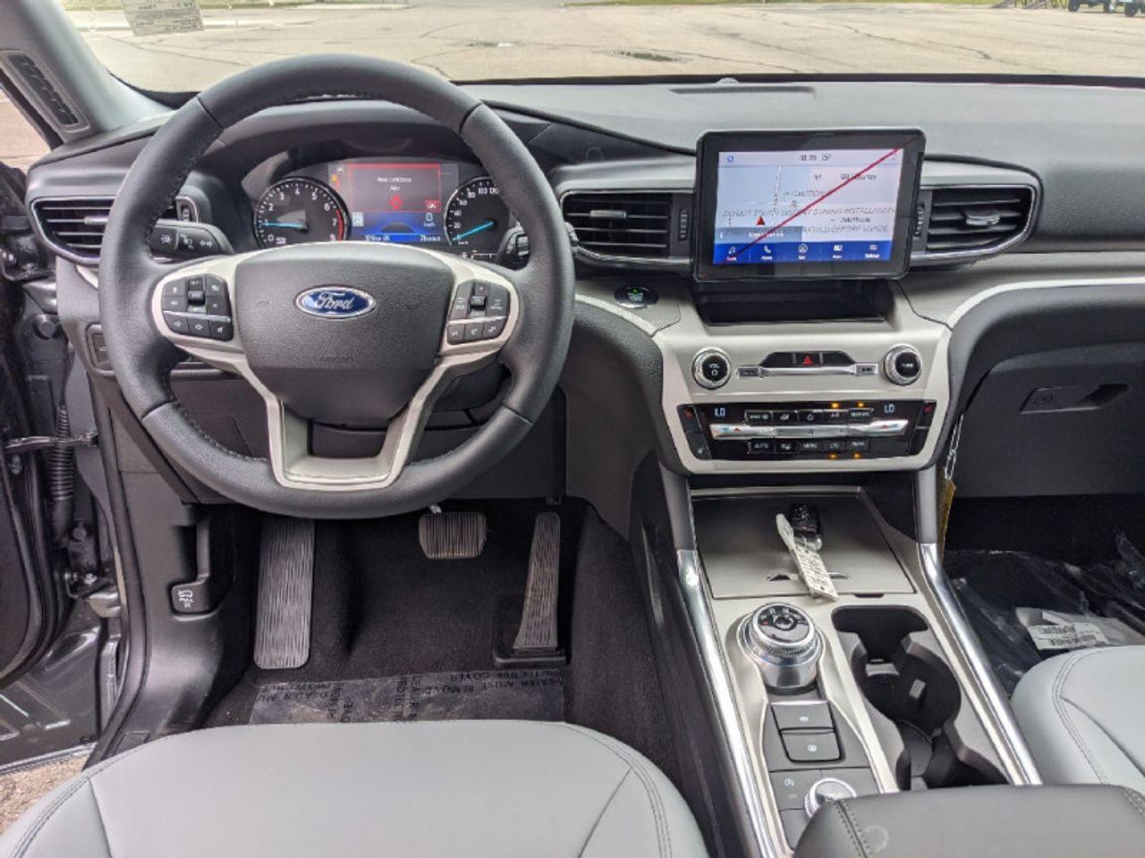 2021 Ford Explorer -4