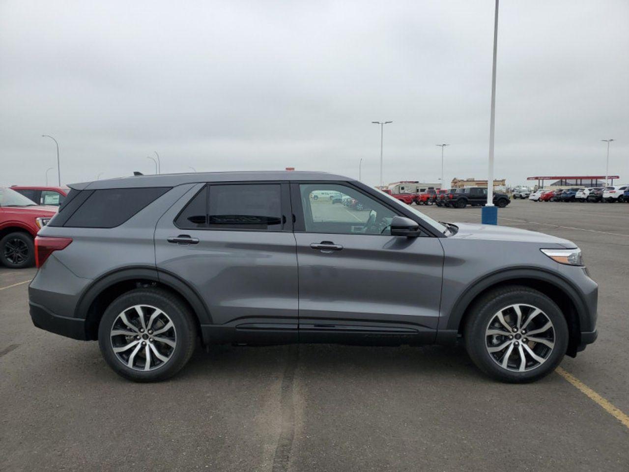 2021 Ford Explorer -3
