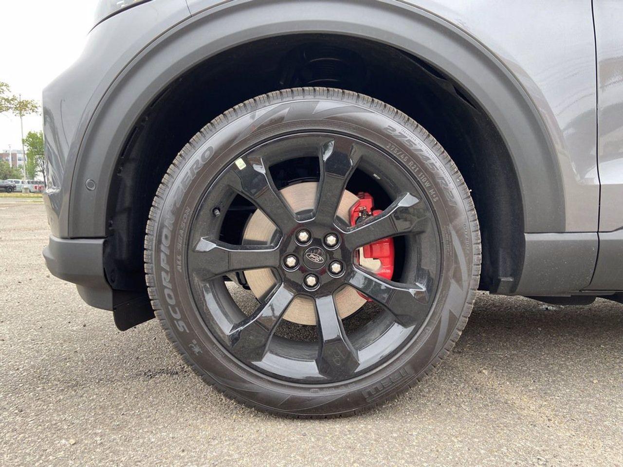 2021 Ford Explorer -4