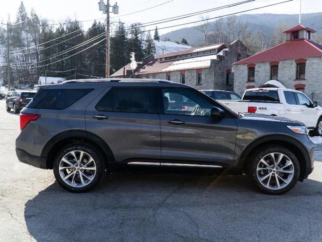 2021 Ford Explorer Platinum-0