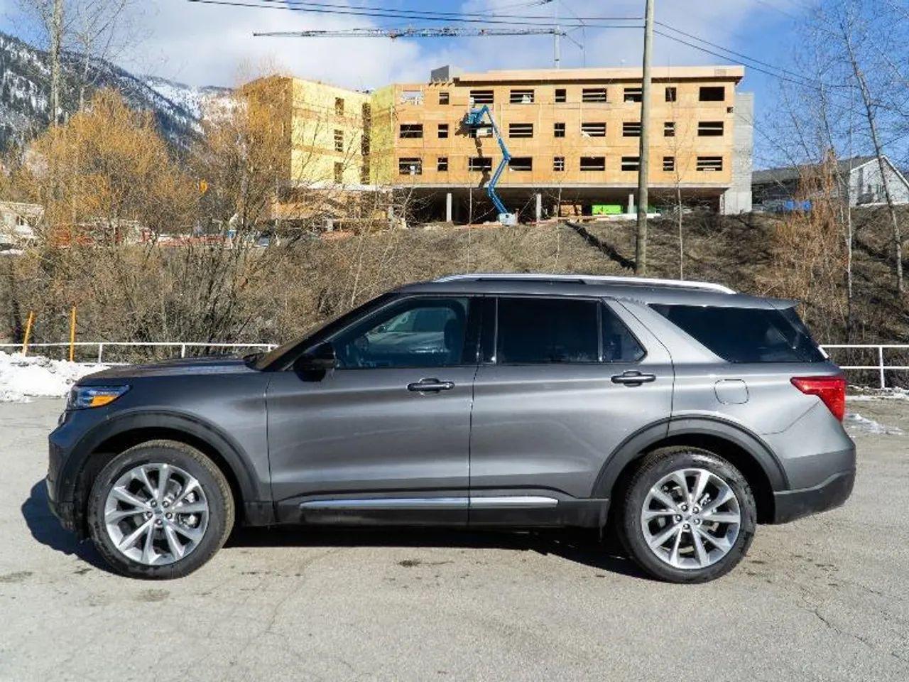2021 Ford Explorer Platinum-3