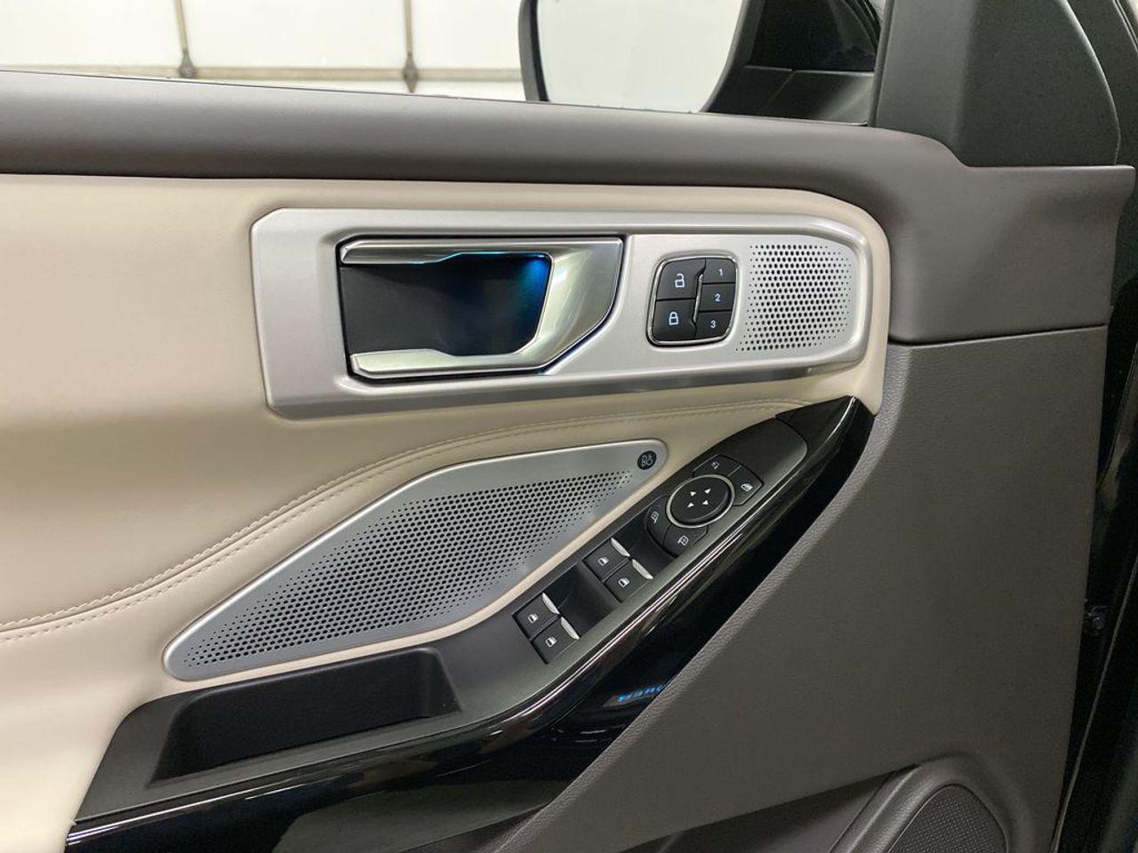 2021 Ford Explorer Platinum-4