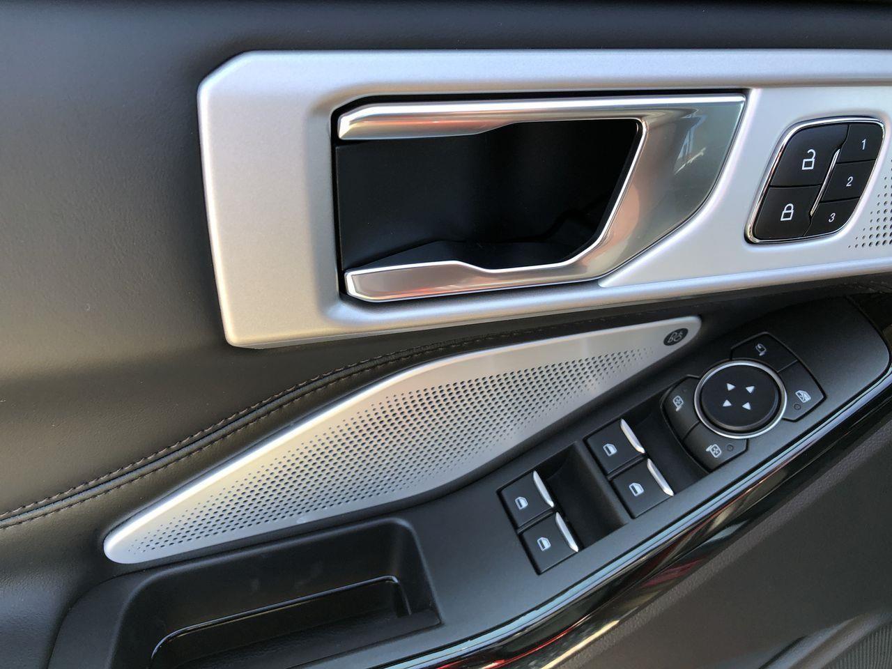 2021 Ford Explorer Platinum-2