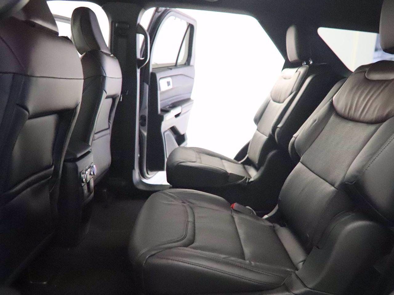 2021 Ford Explorer Platinum-2