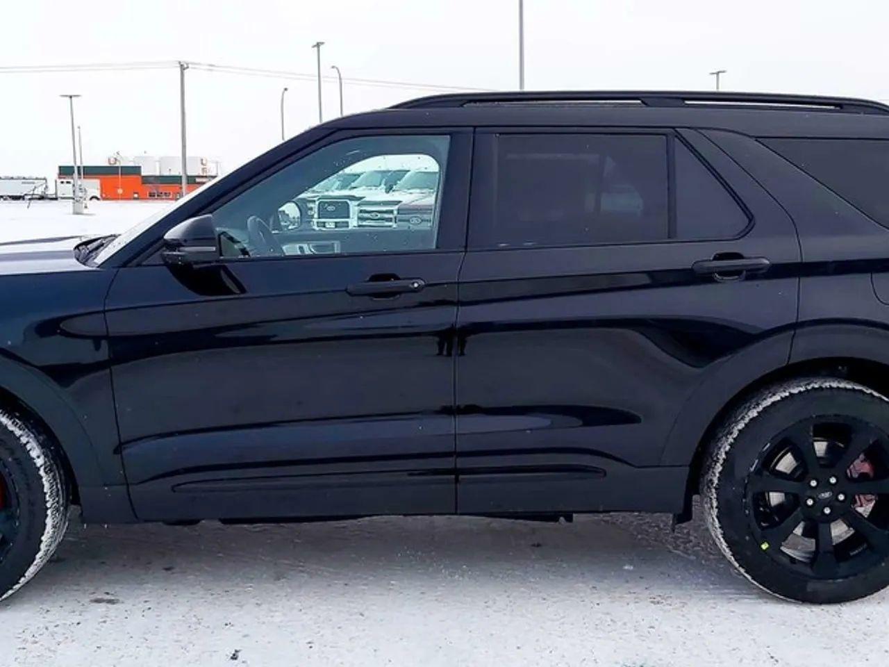 2021 Ford Explorer ST-4