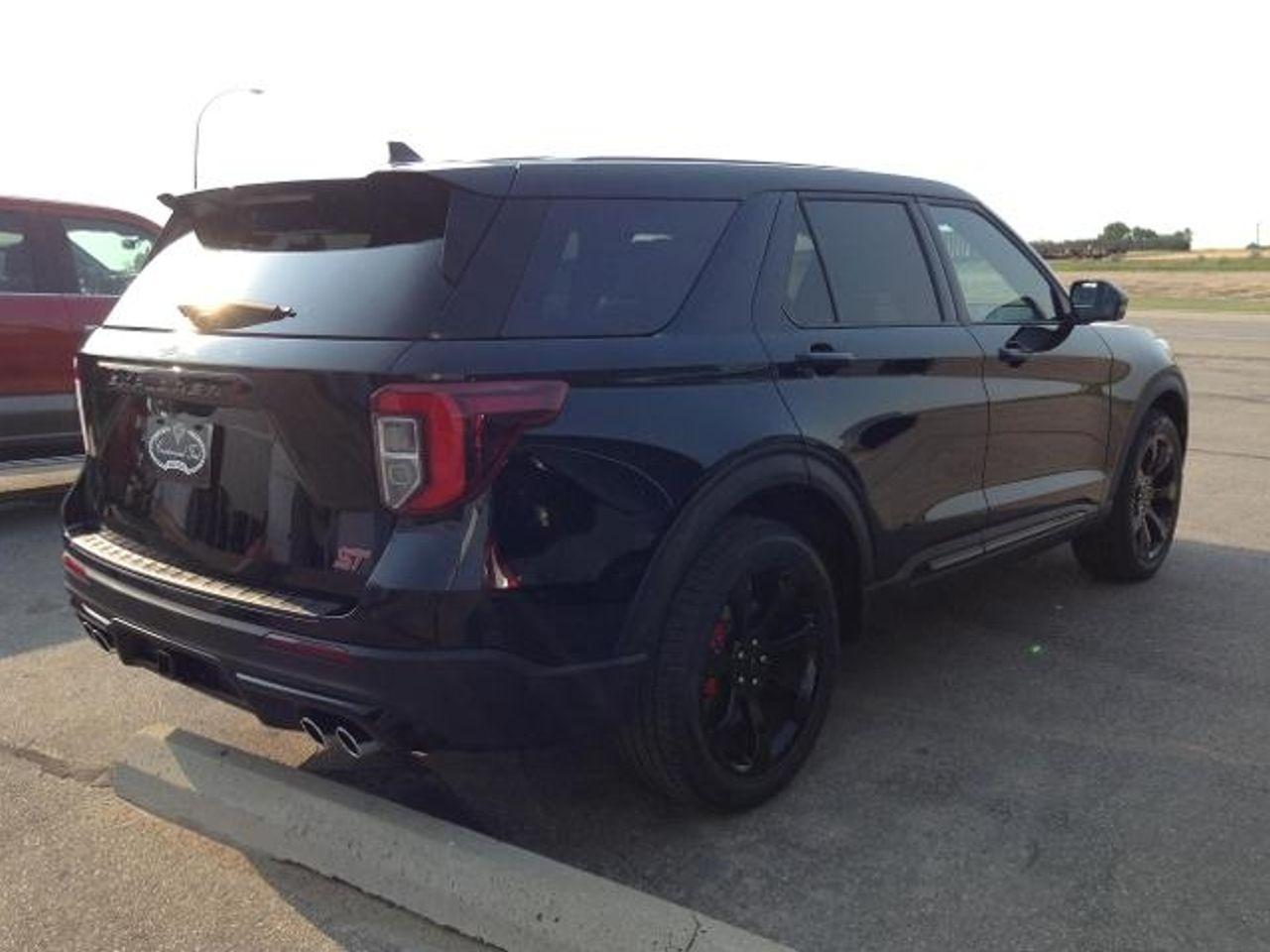 2021 Ford Explorer ST-4