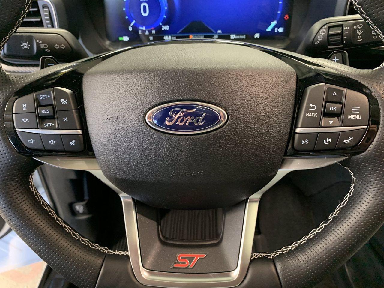 2021 Ford Explorer ST-4