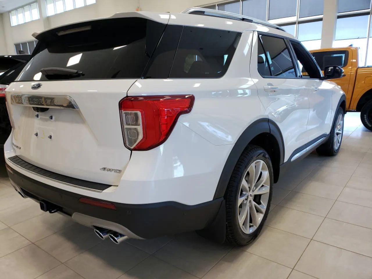 2021 Ford Explorer -3
