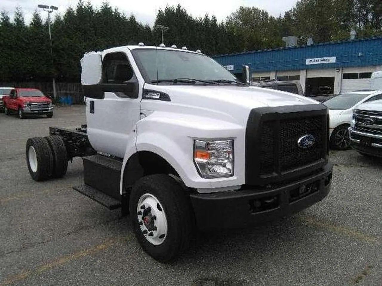 2021 Ford F-600 -2