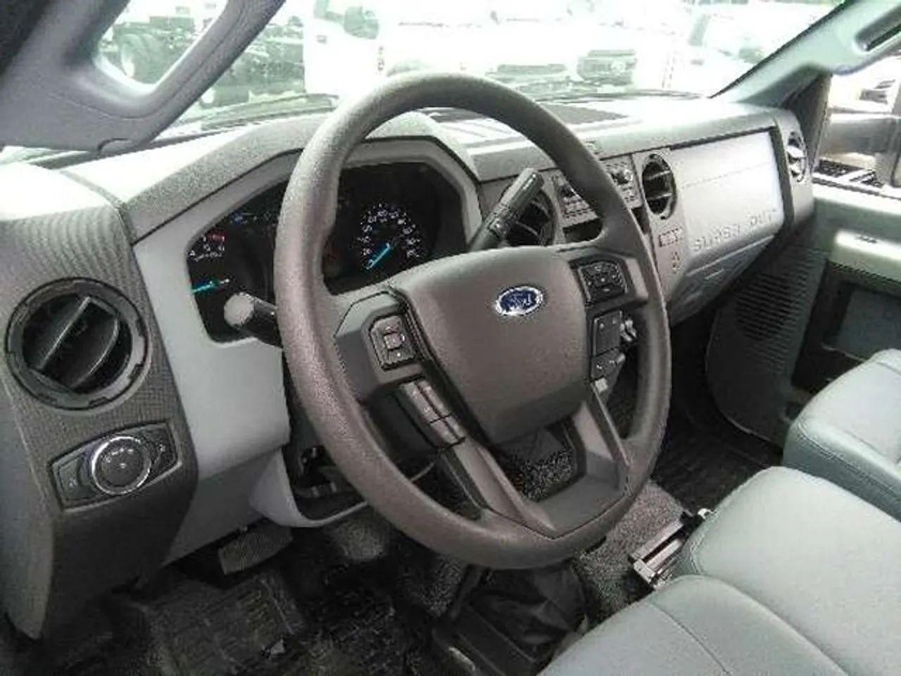 2021 Ford F-600 -4