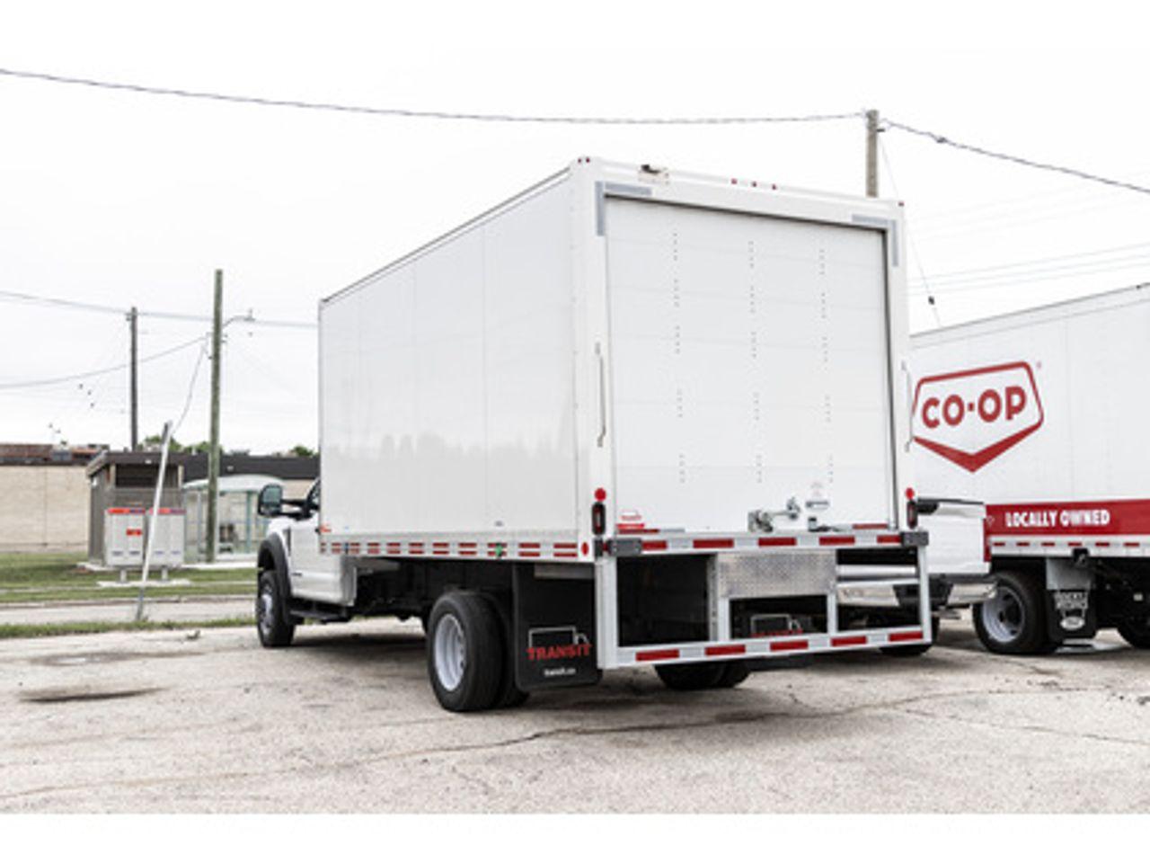 2021 Ford F-600 XL-2