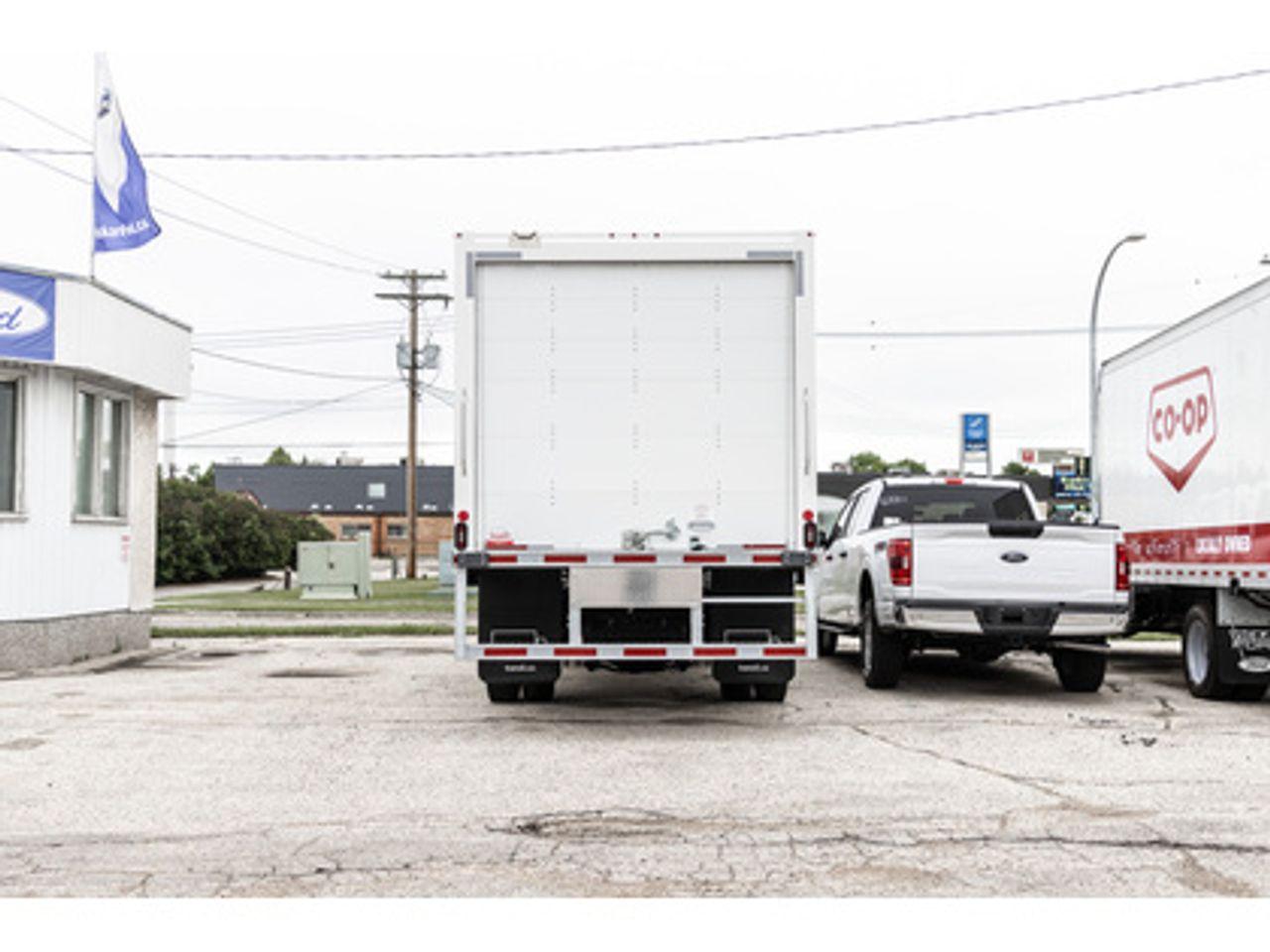 2021 Ford F-600 XL-3