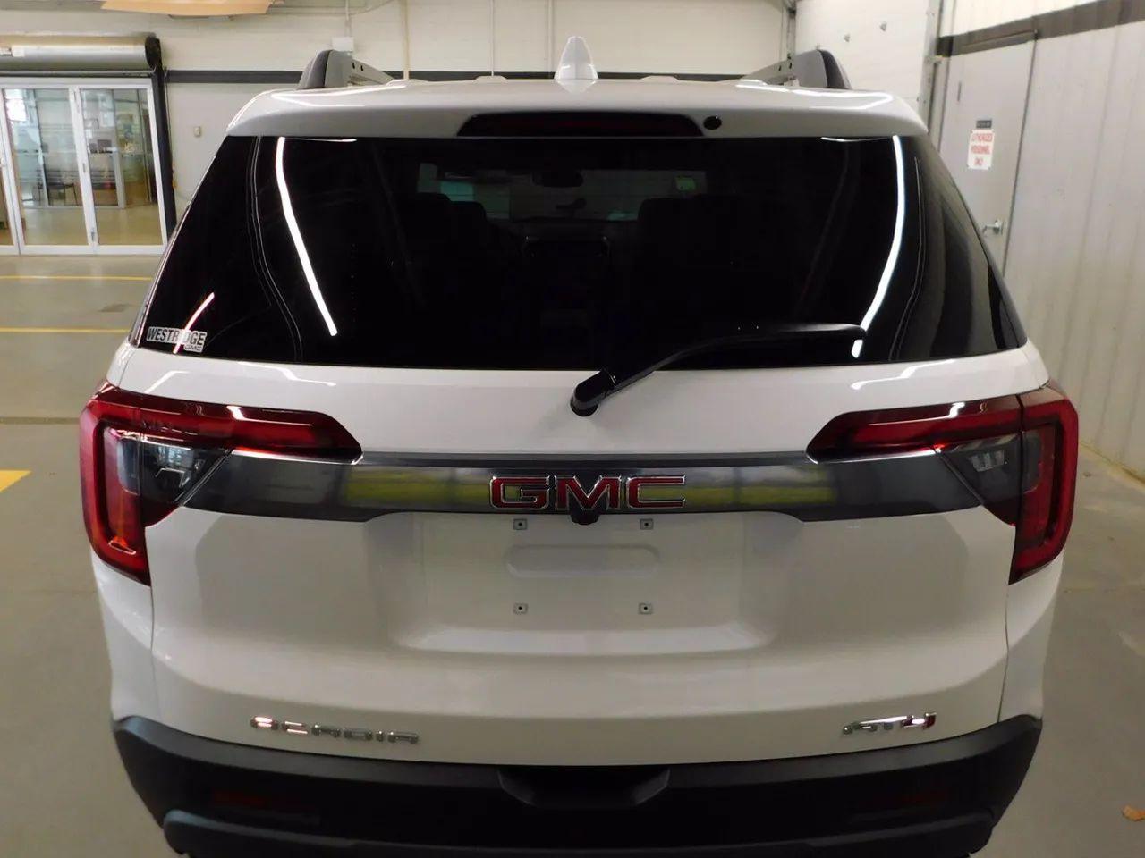 2021 GMC Acadia AT4-4