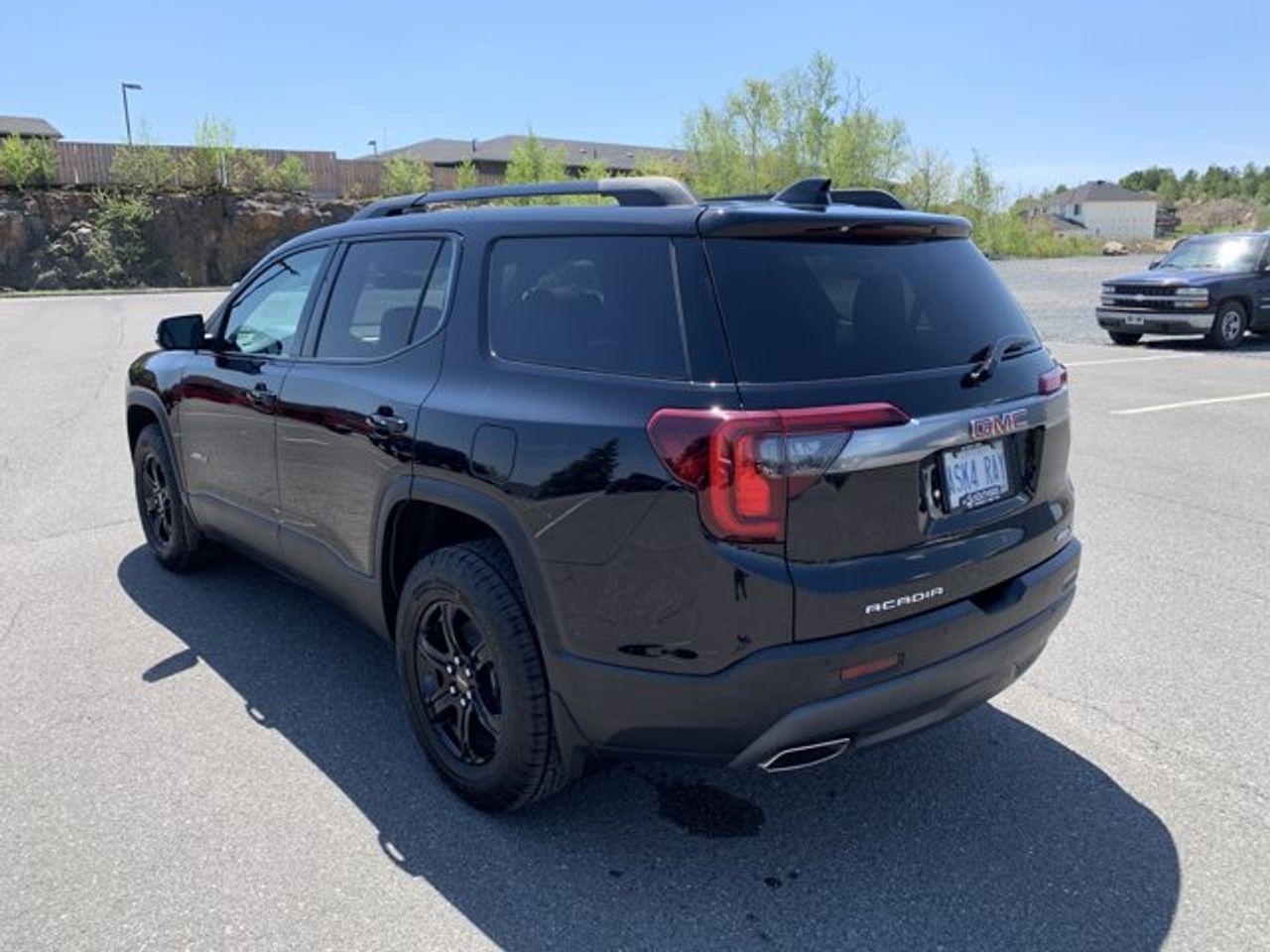 2021 GMC Acadia AT4-4