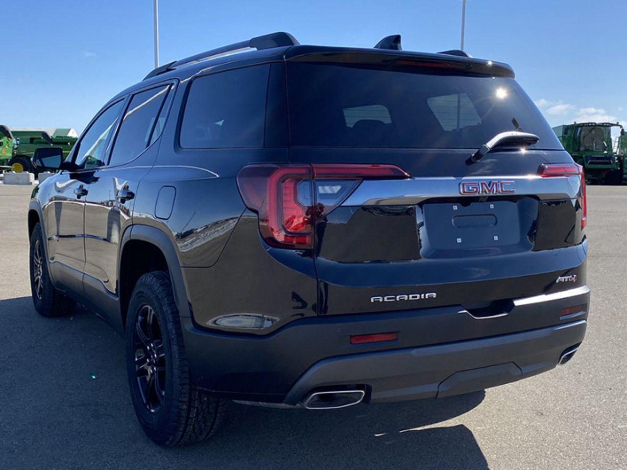 2021 GMC Acadia AT4-4