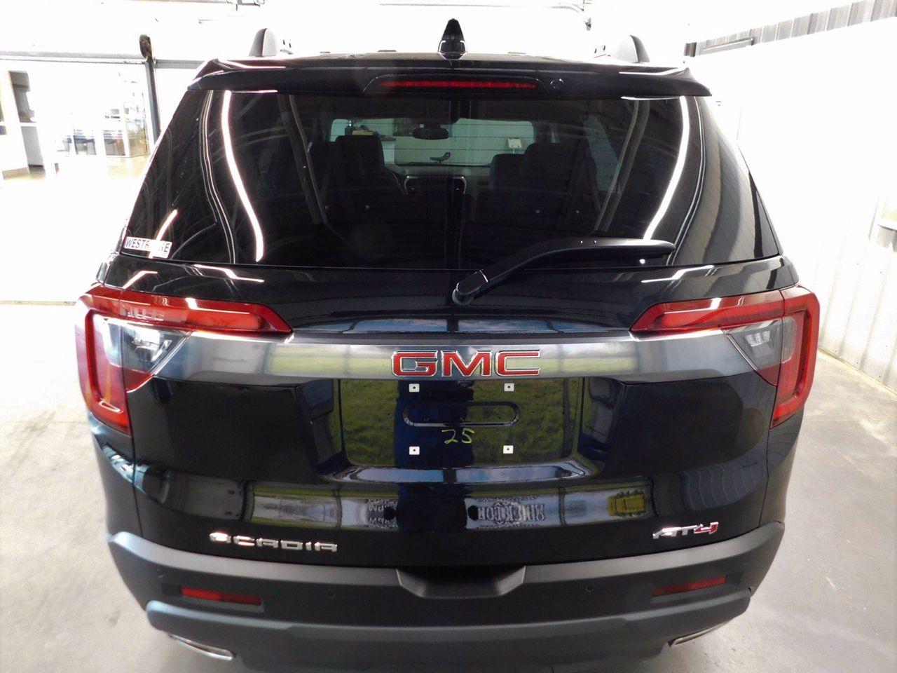 2021 GMC Acadia AT4-4