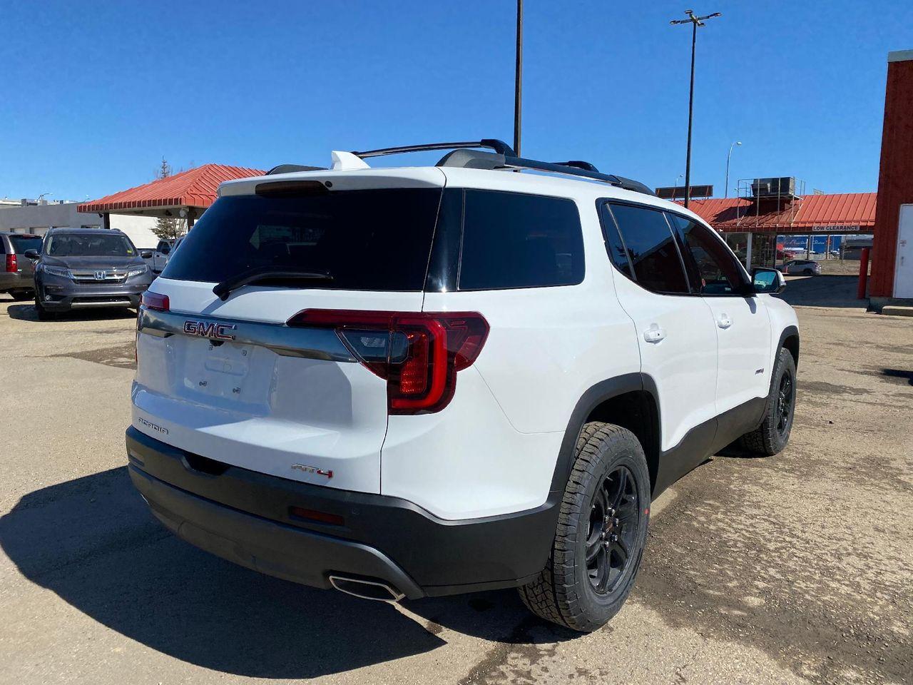 2021 GMC Acadia AT4-4