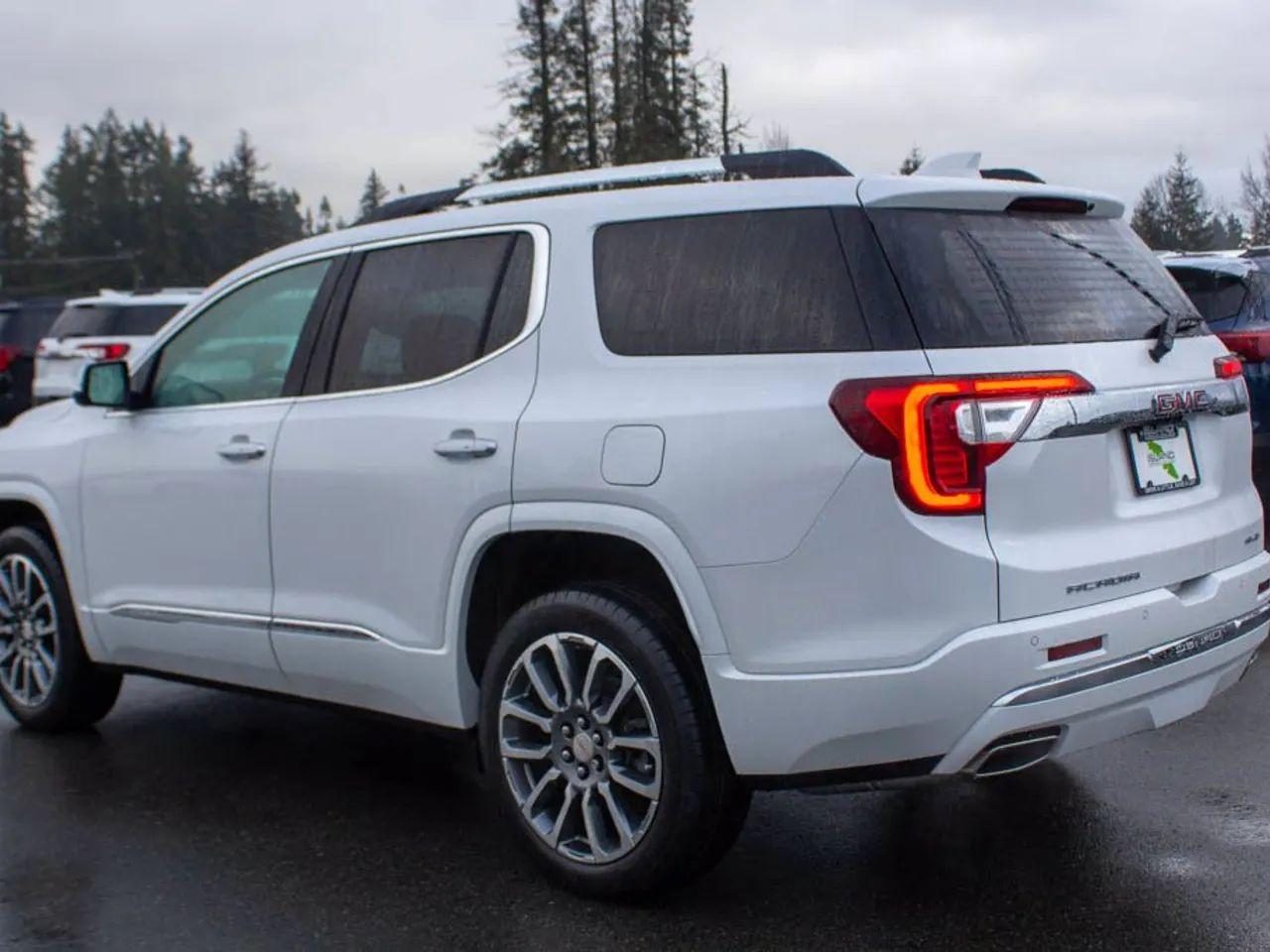 2021 GMC Acadia Denali-3