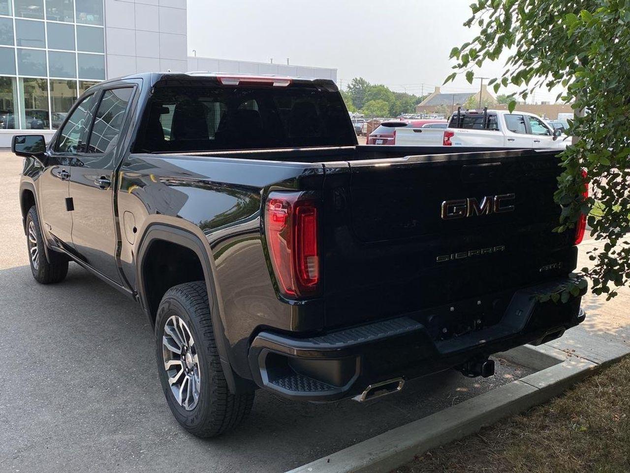 2021 GMC Sierra 1500 AT4-4