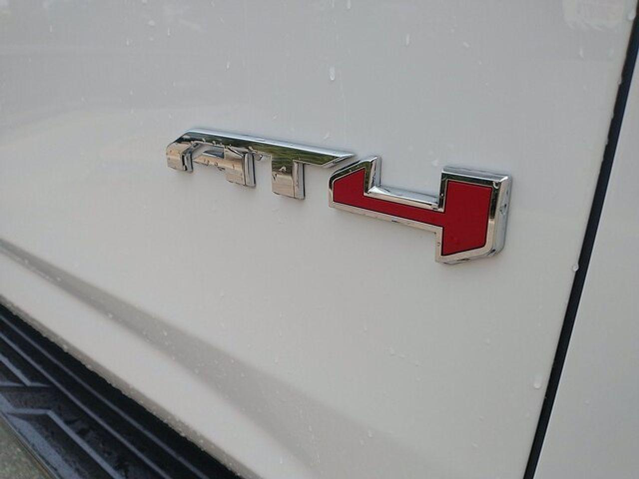 2021 GMC Yukon XL AT4-4