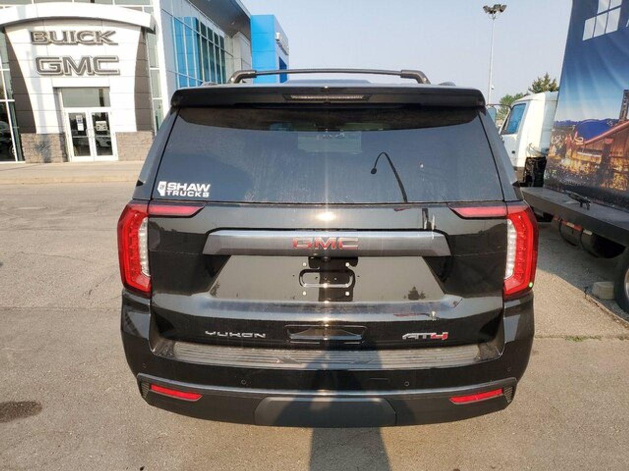 2021 GMC Yukon XL AT4-2