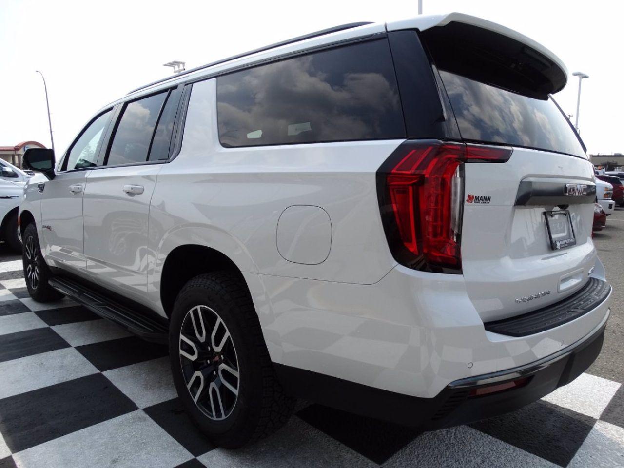 2021 GMC Yukon XL AT4-4