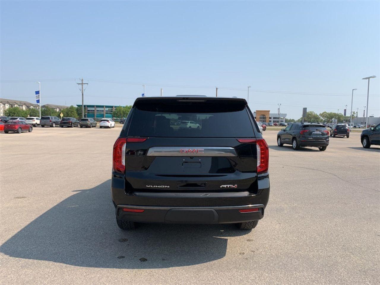 2021 GMC Yukon AT4-3