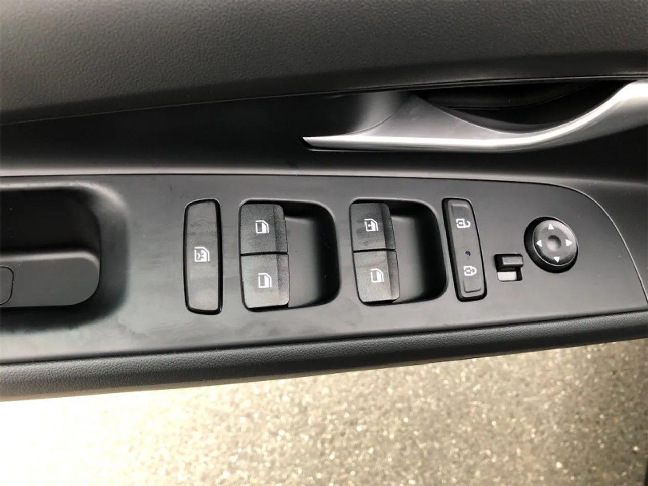 2021 Hyundai Elantra -2